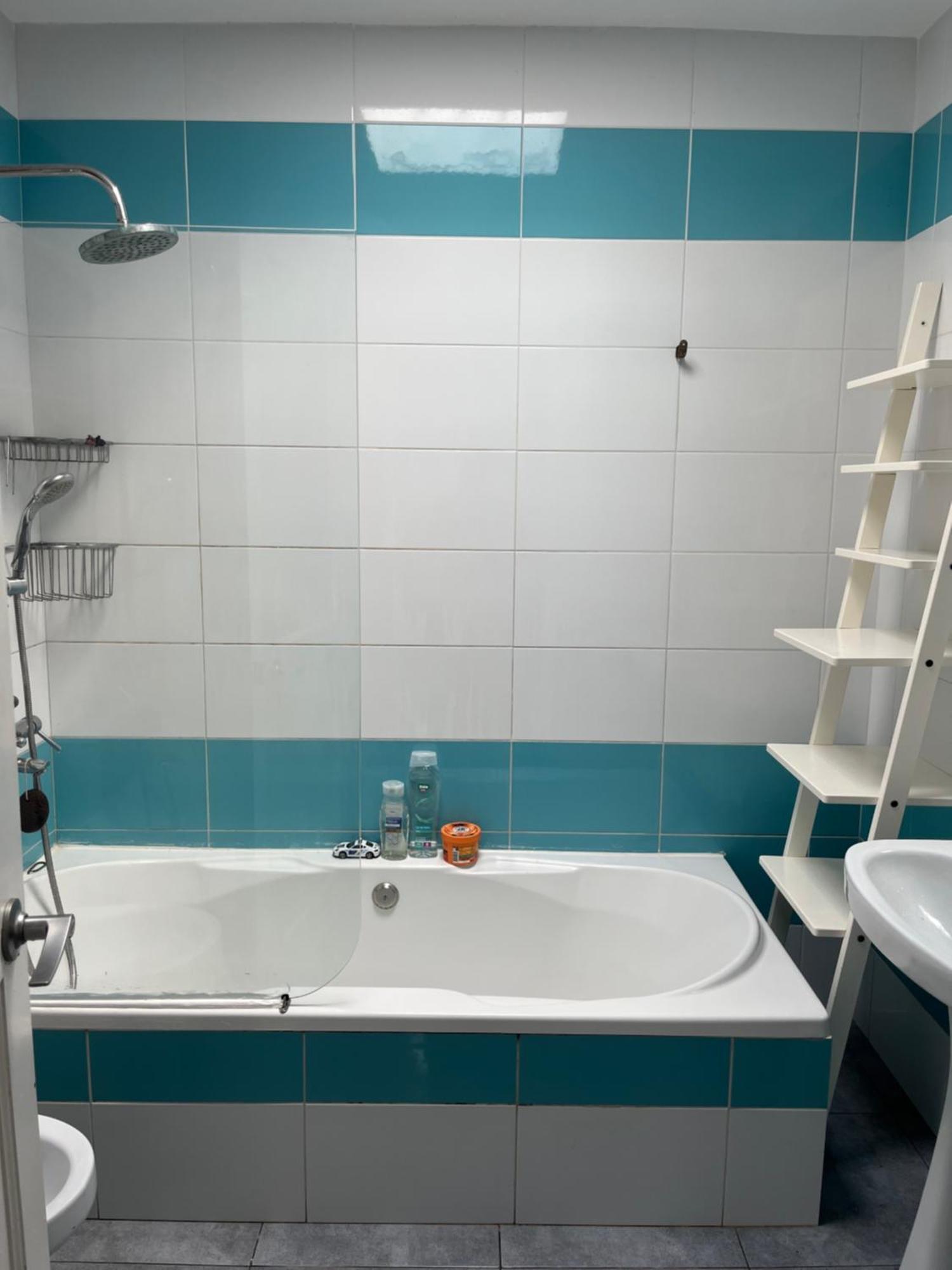 Double Room With Distant Sea View *